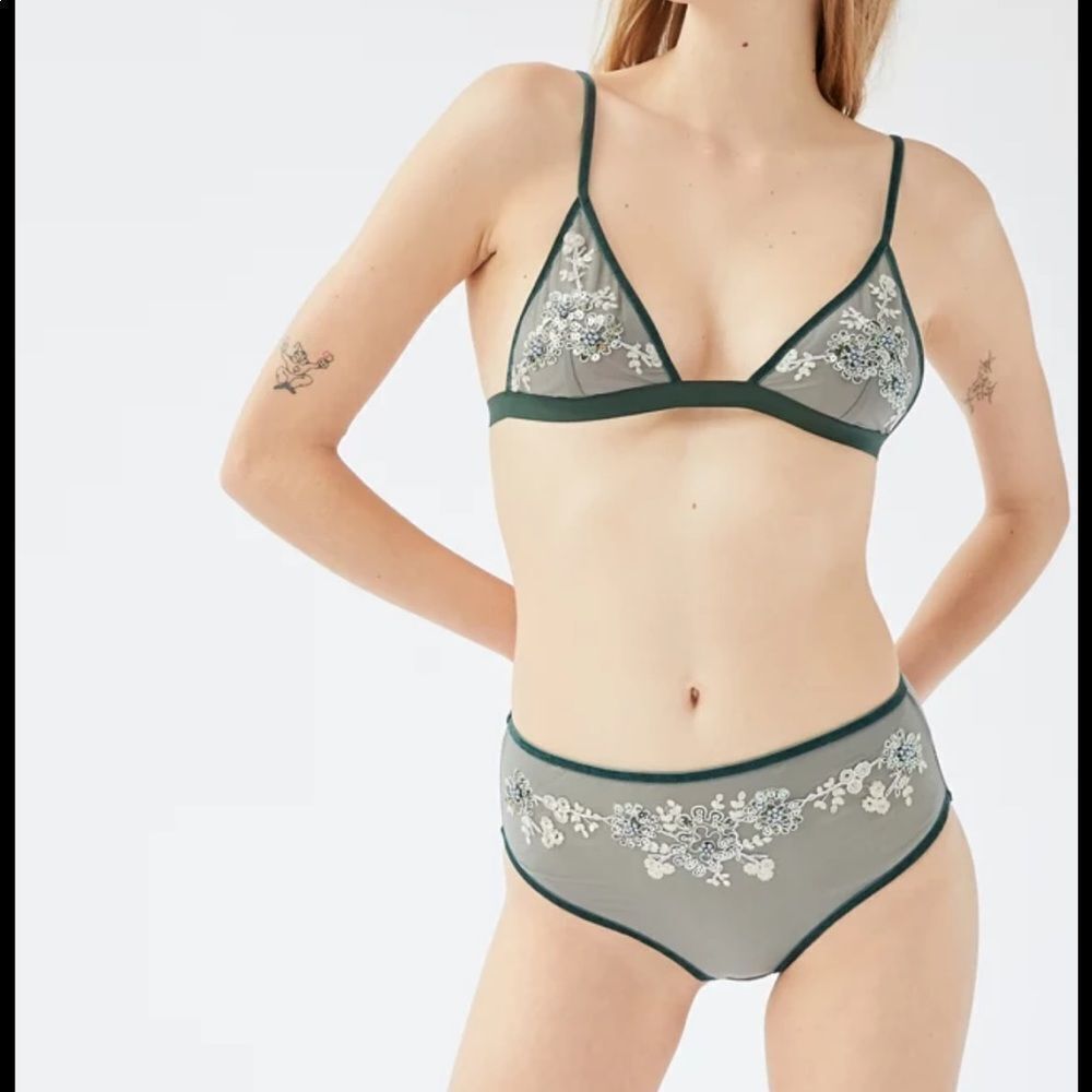 New Urban Outfitters Embellished Mesh Bra & Panties Set Medium B-1234